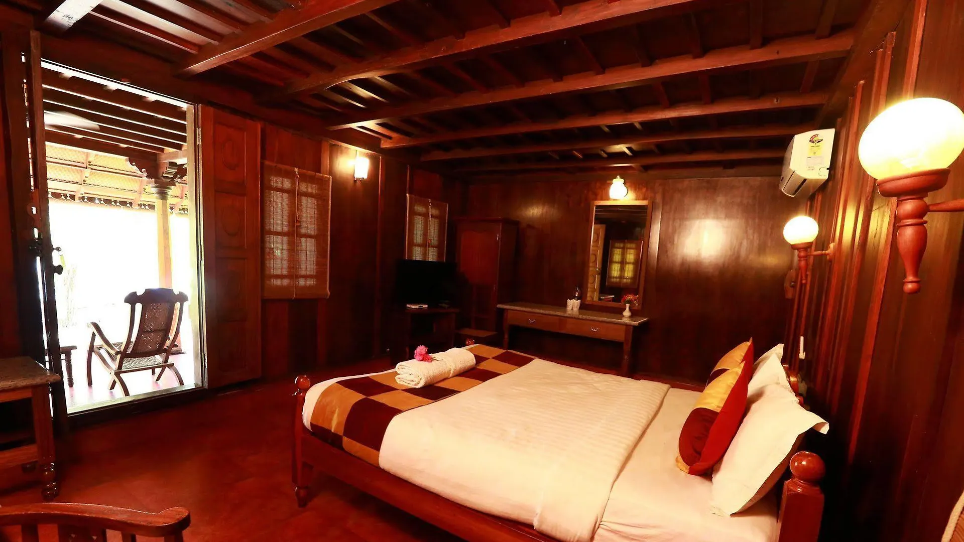 ****  Kondai Lip Backwater Heritage Resort Kochi India