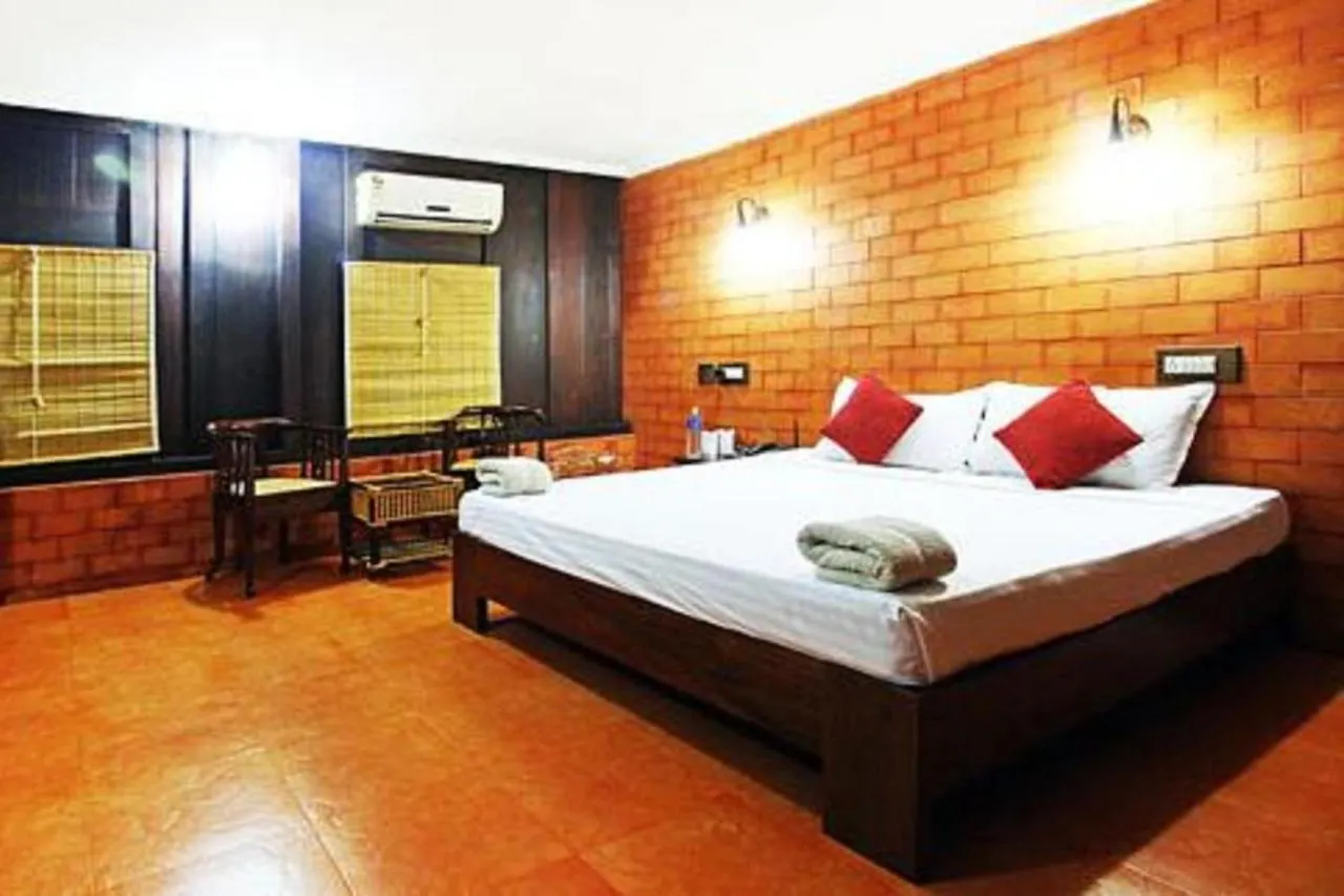 Kondai Lip Backwater Heritage Resort Kochi 4*,