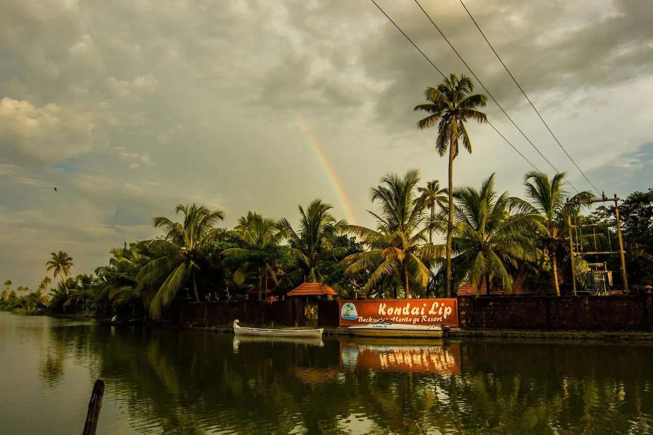 Kondai Lip Backwater Heritage Resort Kochi 4*,